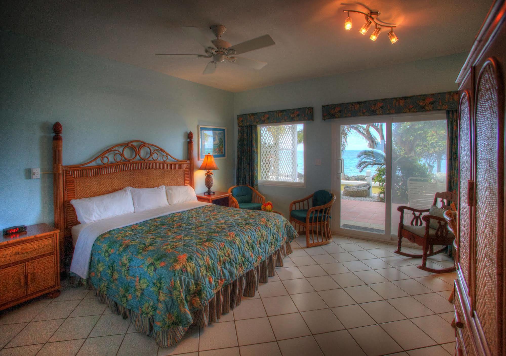 Tamarind Reef Resort Spa & Marina Christiansted Exterior photo