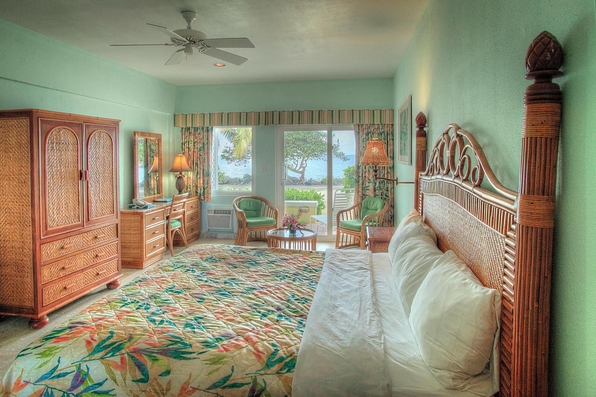 Tamarind Reef Resort Spa & Marina Christiansted Exterior photo